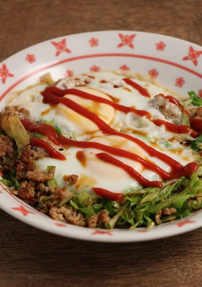 簡単！目玉焼きと肉キャベツ-レシピのメイン写真