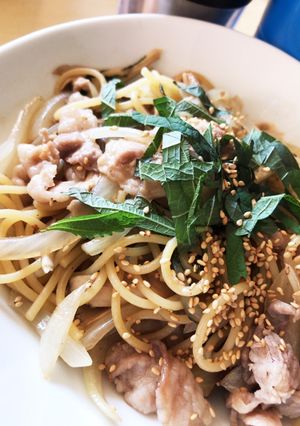 エゴマの葉と豚コマの和韓折衷パスタ-レシピのメイン写真