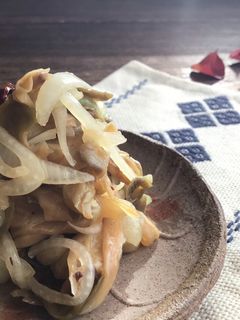 酢玉ねぎをザーサイに混ぜる-レシピのメイン写真