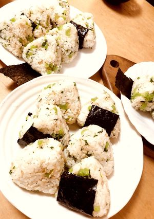 大根葉とカリカリちりめんのおにぎり-レシピのメイン写真