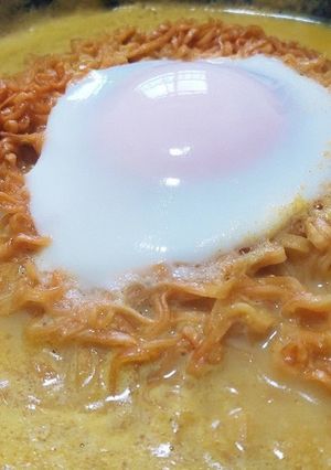 味噌カレー牛乳チキンラーメンアレンジ-レシピのメイン写真