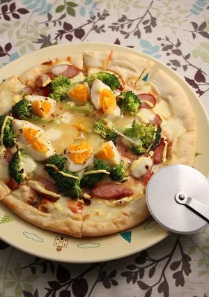 簡単！モッツァレラと味玉ピザ-レシピのメイン写真