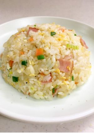 ゆっくり作る♪野菜たっぷり簡単チャーハン-レシピのメイン写真