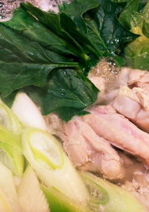腹ぺこ男子パクパク!鶏とほうれん草鍋-レシピのメイン写真