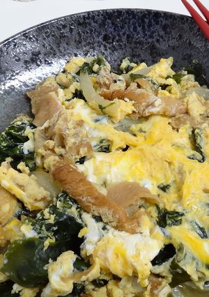 旨味じゅわ～！わかめとお麩の卵とじ-レシピのメイン写真