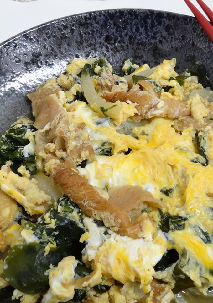 旨味じゅわ～！わかめとお麩の卵とじ-レシピのメイン写真