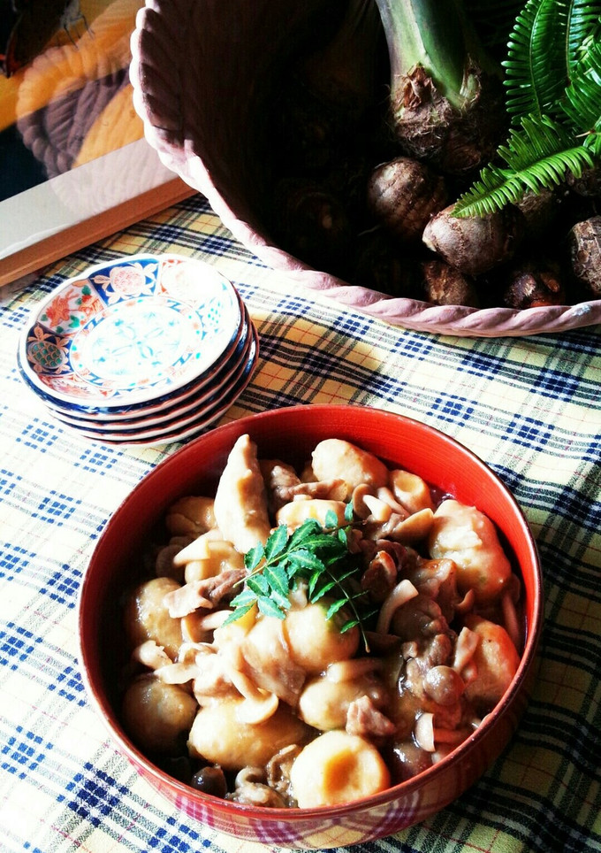 旬の里芋と豚小間で煮っ転がし♪-レシピのメイン写真