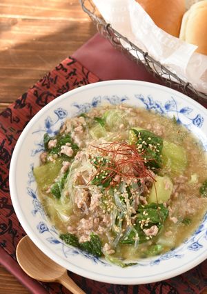 チンゲン菜と豚ひき肉の春雨ごま味噌スープ-レシピのメイン写真
