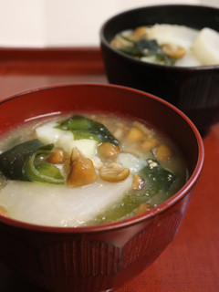 朝夕♪蕪・レンジじゃが芋・ナメコの味噌汁-レシピのメイン写真