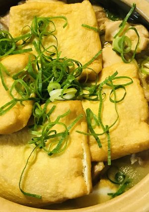 鶏もも肉と餅入り薄揚げの野菜うどん鍋-レシピのメイン写真