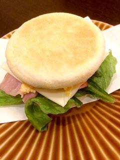 イングリッシュマフィンのサンドイッチ♪-レシピのメイン写真