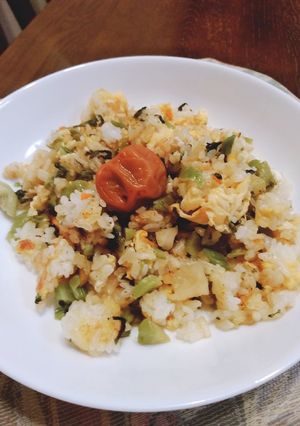 おみ漬け炒飯…梅干し添え-レシピのメイン写真