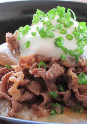 温泉卵がとろ~り! 絶品!! 牛丼-レシピのメイン写真