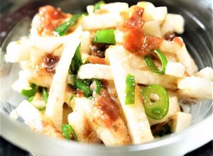 簡単副菜☆山芋のめんつゆ梅肉おかか和え-レシピのメイン写真