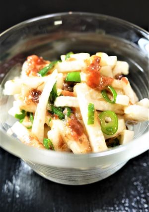簡単副菜☆山芋のめんつゆ梅肉おかか和え-レシピのメイン写真