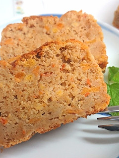 秋〰️別腹満足(^^)柿のケーキ(米粉)-レシピのメイン写真