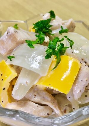 パプリカとゆで玉ねぎと蒸し鶏の和え物-レシピのメイン写真