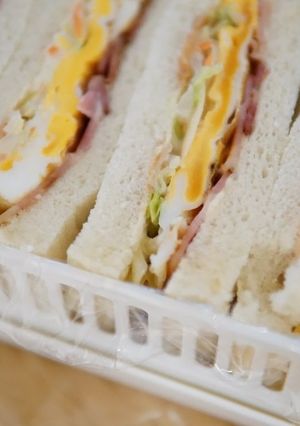 コールスロー残りで！ベーコンエッグサンド-レシピのメイン写真