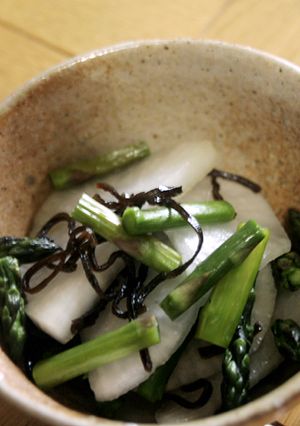 簡単！大根とアスパラの汐昆布漬け♪-レシピのメイン写真