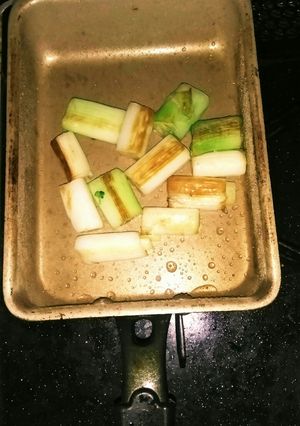 白ネギをサラダ油でサッと炒めて塩で味付け-レシピのメイン写真