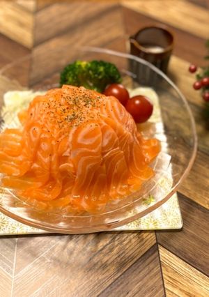 生サーモンの☆華やかドーム型サラダ-レシピのメイン写真