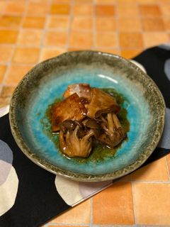 脂のり鮭のアラ(腹身)としめじの甘辛煮-レシピのメイン写真