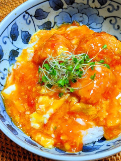 鶏の唐揚げ エビチリ風玉子とじ丼-レシピのメイン写真