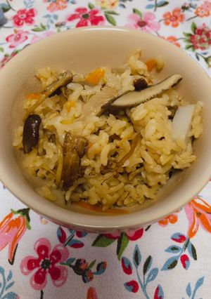 山茶茸とアワビ茸でまつたけ風炊き込みご飯-レシピのメイン写真