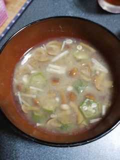 私の好きなオクラなめこエノキの味噌汁-レシピのメイン写真