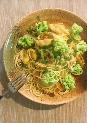 蒸しホヤとロマネスコのペペロンチーノ-レシピのメイン写真