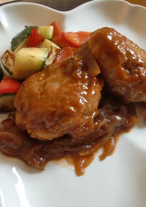 煮込みハンバーグ　～赤ワイン仕立て～-レシピのメイン写真