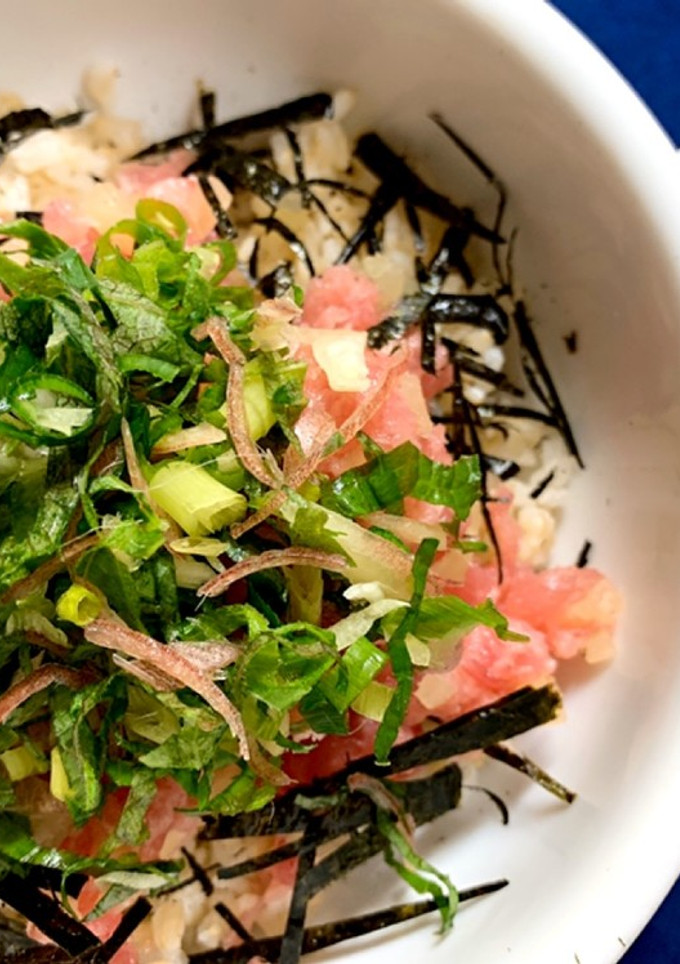 超簡単♪ 薬味たっぷり　とろたく丼-レシピのメイン写真