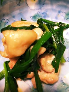 簡単!鳥もも肉とニラのめんつゆバター炒め-レシピのメイン写真