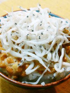 シラウオ煮干しと納豆ご飯-レシピのメイン写真