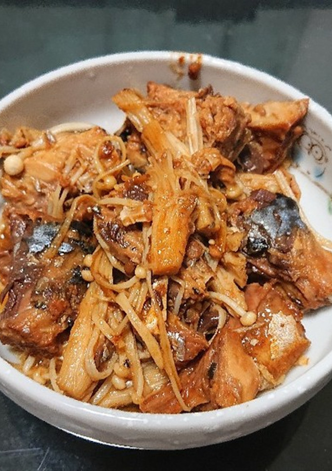 エノキとサバ缶の炒め物-レシピのメイン写真