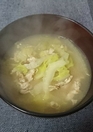 〈適量レシピ〉豚ロースと白菜の白味噌汁-レシピのメイン写真