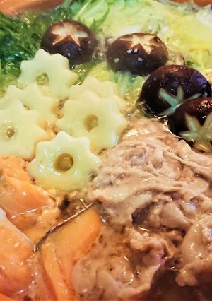 冬にポカポカ!【豚しゃぶの鶏がら塩麹鍋】-レシピのメイン写真