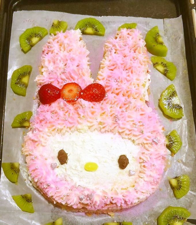 マイメロケーキ手作り☆誕生日ロールケーキ by ぶどうなすび
