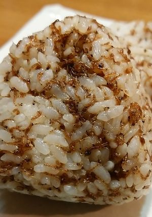 アミ佃煮のおにぎり-レシピのメイン写真
