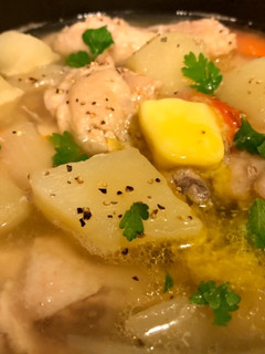 鶏手羽元の塩じゃがバタースープ煮-レシピのメイン写真