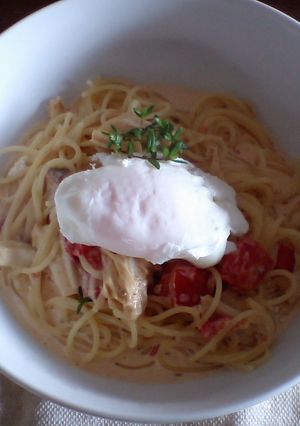 半熟卵のせ湯葉のトマトクリームスパゲティ-レシピのメイン写真