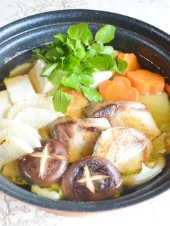 焼きブリの旨味たっぷり鍋♪-レシピのメイン写真