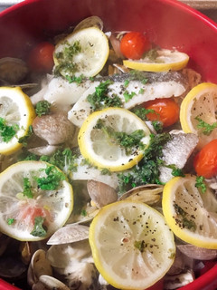 土鍋で作る白身魚とあさりのワイン蒸し♡-レシピのメイン写真