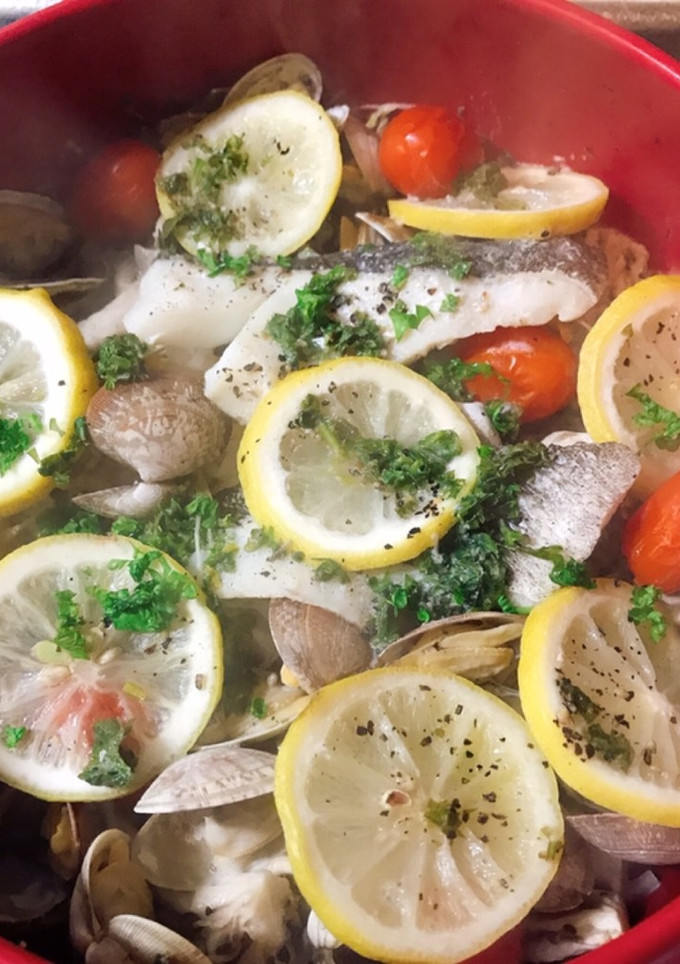 土鍋で作る白身魚とあさりのワイン蒸し♡-レシピのメイン写真