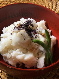 里芋と梅の炊き込みご飯-レシピのメイン写真