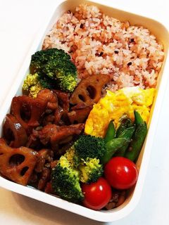 お弁当(12/3)豚肉と蓮根の甘辛炒め-レシピのメイン写真