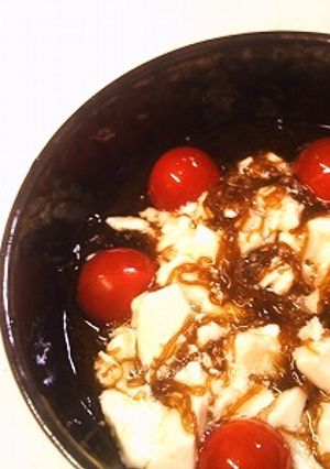 簡単冷奴☆もずく豆腐トマト-レシピのメイン写真