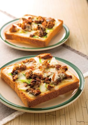 サバのみそ煮とチーズ食パン-レシピのメイン写真