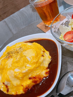 レトルトで簡単♡ビーフシチューオムライス-レシピのメイン写真