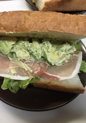 バケットサンド アボカドのわさびマヨ-レシピのメイン写真